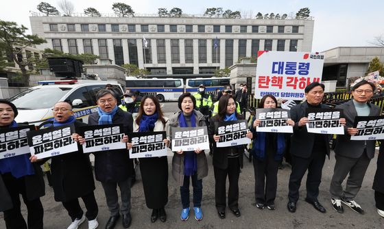 민주당, 극우 폭력 사태 규탄 기자회견