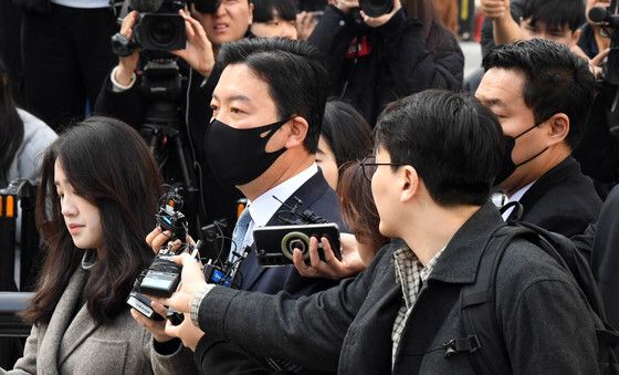 서부지법 향하는 김성훈 경호처 차장