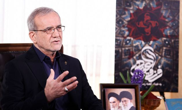 [포토] 노루즈 대국민 연설하는 페제시키안 이란 대통령