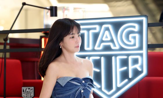 기은세, 자체발광