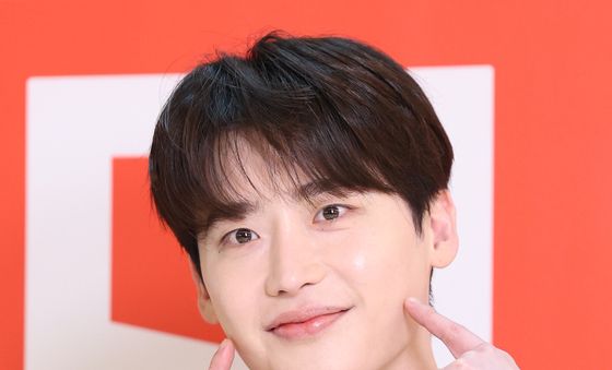 '아이유♥' 이종석, 사랑만개 볼 콕