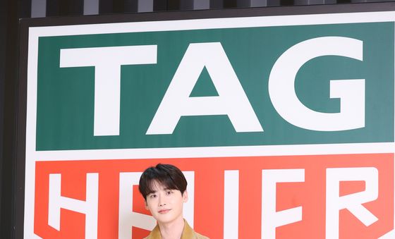 이종석, 훤칠 미남