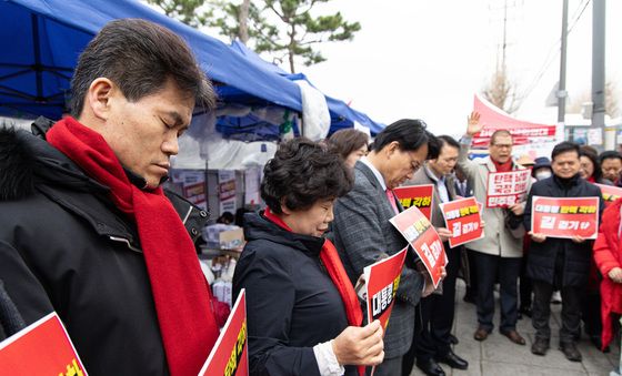 전한길 '尹 대통령 탄핵 각하 길 걷기 참석'