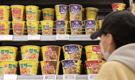 농심에 이어 오뚜기까지, 라면류 7.5% 가격 인상