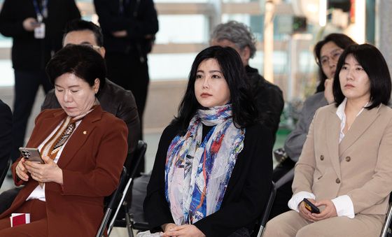 STOP! 사이버불링 특별전 참여 작가로 참석한 솔비