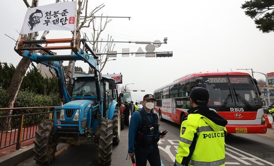 서울 진입 막힌 트랙터