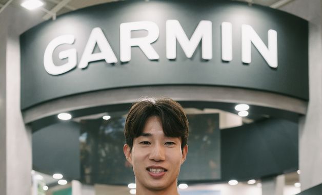 'SPOEX 2025' 가민 부스 방문한 홍범석