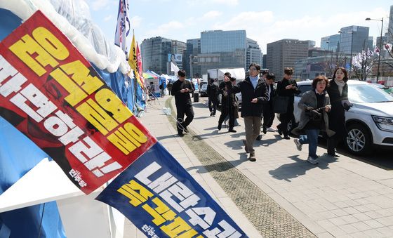 김경수 전 경남지사 '퇴원 후 尹 파면 촉구 농성장으로'