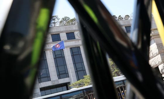 4월 선고 유력한 尹 탄핵심판