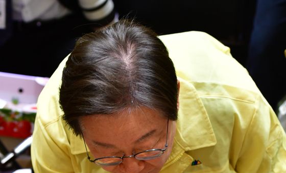 영덕 산불 이재민 위로하는 이재명 대표