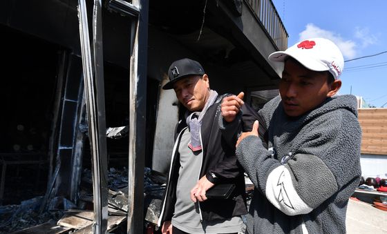 영덕 산불 마을 주민 구조한 숨은 영웅 수기안토 씨