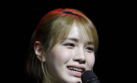 인사말 하는 도은