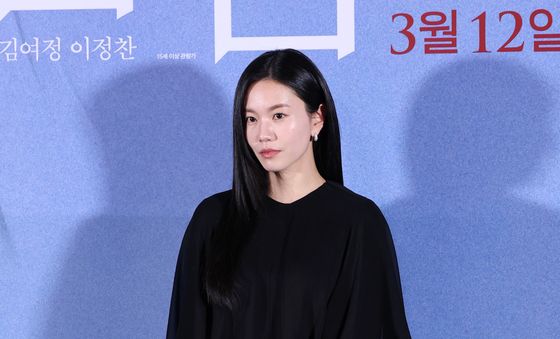 이설, 매혹적인 눈빛