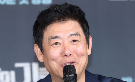 성동일, 푸근한 인사