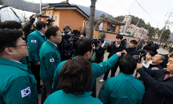 포천 오폭 사고현장 방문한 권영세 비대위원장