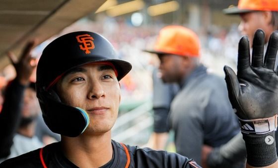 이정후 시범경기 2호 홈런포 작렬…타율 4할·4경기 연속 안타