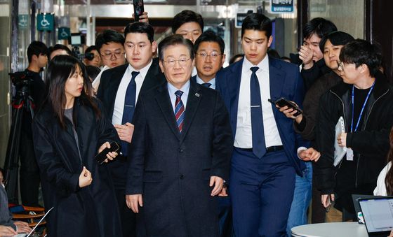 긴급 최고위 향하는 이재명 대표