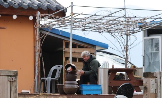 오폭 사고로 무너진 가정집