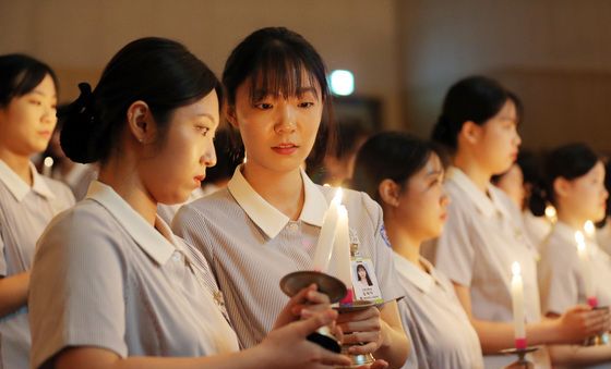 '나 이제 헌신을 다짐하노라'