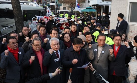 與 탄반모 '윤 대통령 구속 취소 환영'
