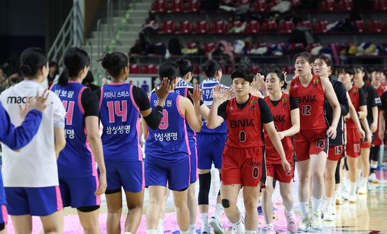 '아직 끝나지 않았다'