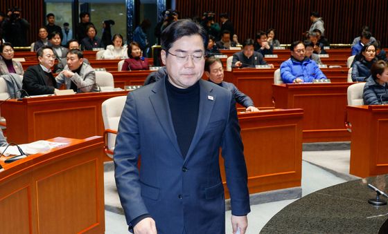 굳은 표정의 박찬대 원내대표