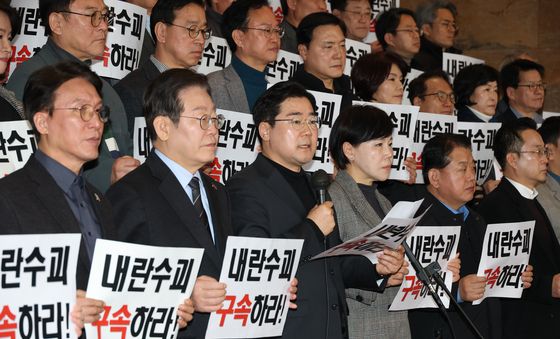 민주 "'尹석방 지휘' 심우정 사퇴 안 하면 탄핵…즉시 고발"