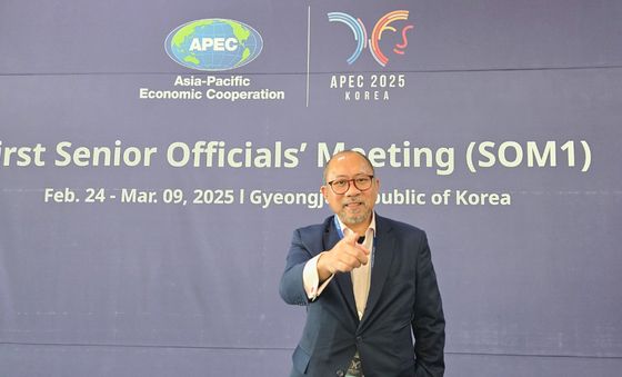 브리핑 참석한 에드와르도 페드로사 APEC 사무국장