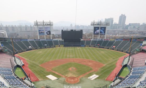 창원NC파크 사고에 경기 취소된 프로야구