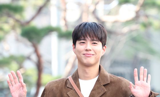 박보검, 봄꽃 미소