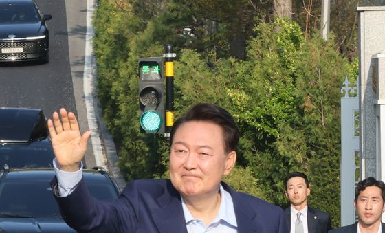 관저 떠나는 윤 전 대통령