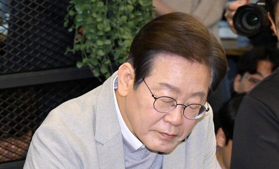 NPU칩 살펴보는 이재명