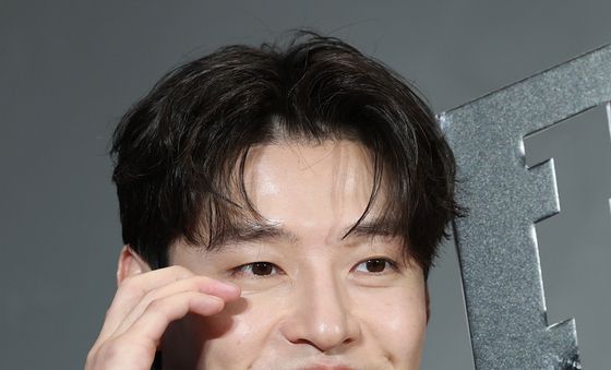 강하늘, 사랑 만개 볼 하트