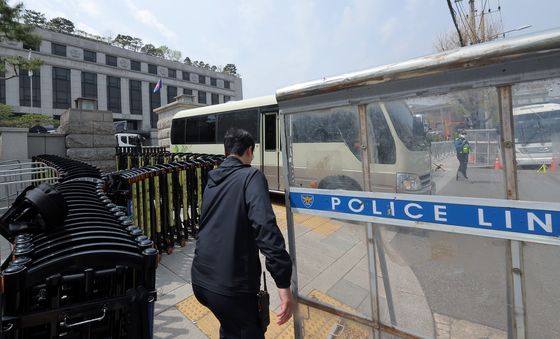 여전히 통제 중인 헌법재판소