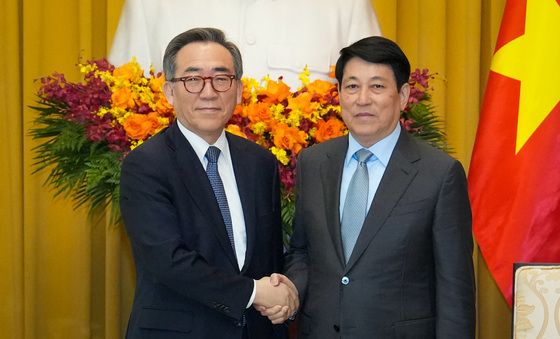 르엉 끄엉 베트남 국가주석 예방하는 조태열 장관