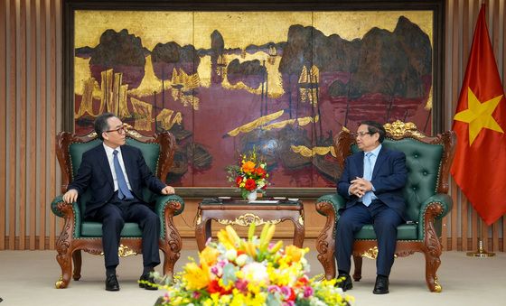 팜 밍 찡 베트남 총리 예방하는 조태열 외교부 장관