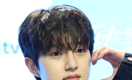 봉재현, 첫사랑 비주얼