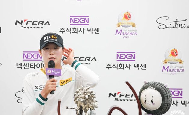 인터뷰하는 방신실