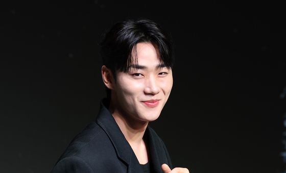 이민재, 부드러운 미소