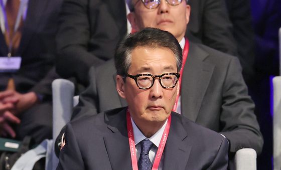 아산 플래넘2025, 기조연설 듣는 빅터 차