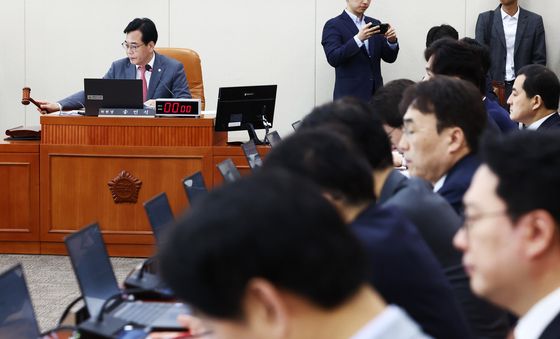 2025년 추경안 관련 기재위 회의 개의