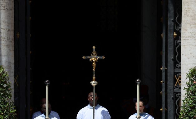 [포토] 마지막 안식처인 로마의 성당 도착한 교황의 관
