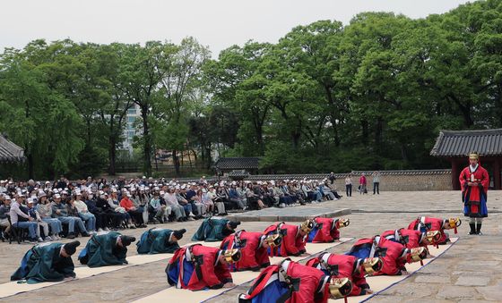 관람객 시선 붙잡은 묘현례