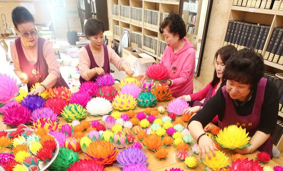 '부처님 자비가 온누리에…'