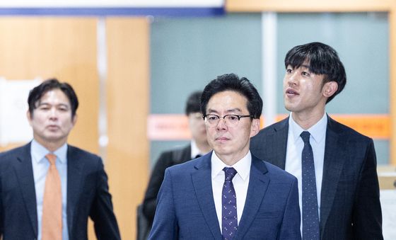 공판 출석하는 윤승영 전 국수본 수사기획조정관