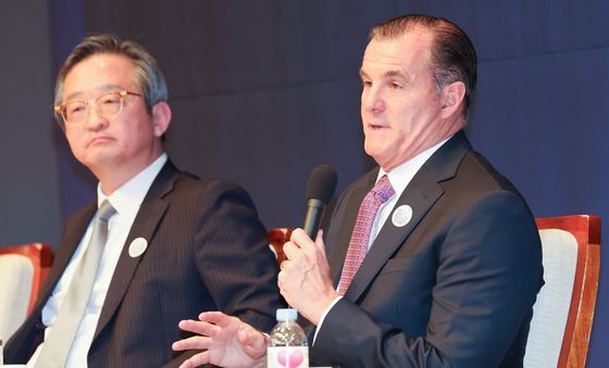 발언하는 찰스 플린 前 美태평양육군사령관