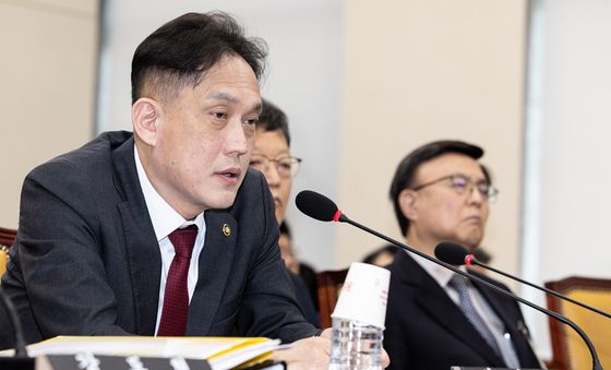 답변하는 김태규 부위원장