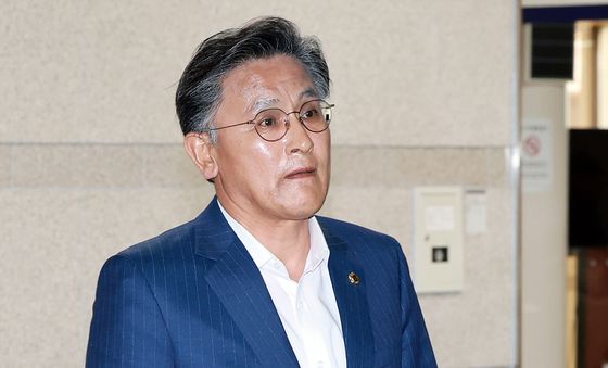 박성만 경북도의회 의장, 뇌물 혐의 '구속 갈림길'
