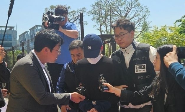 '청주 흉기 난동' 고교생 영장 실질 심사 출석