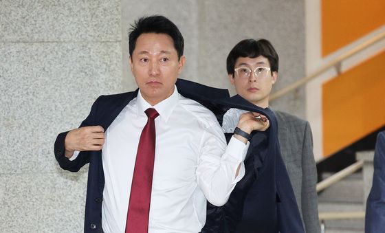 시의회 출석하는 오세훈